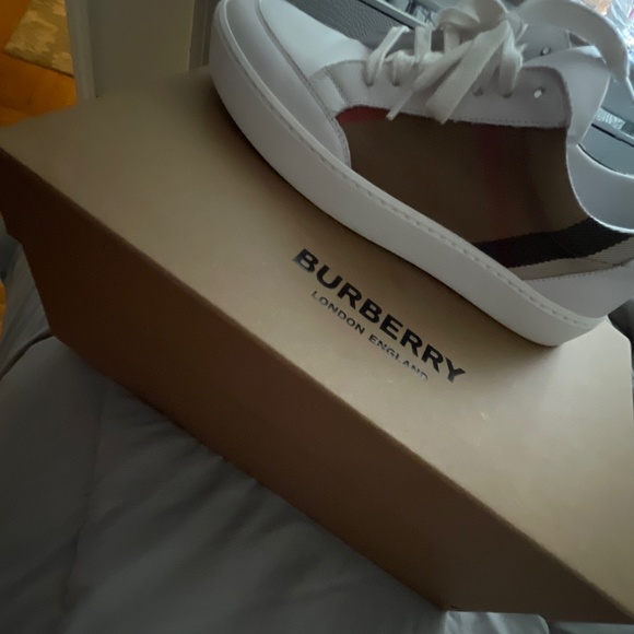 Burberry shoes